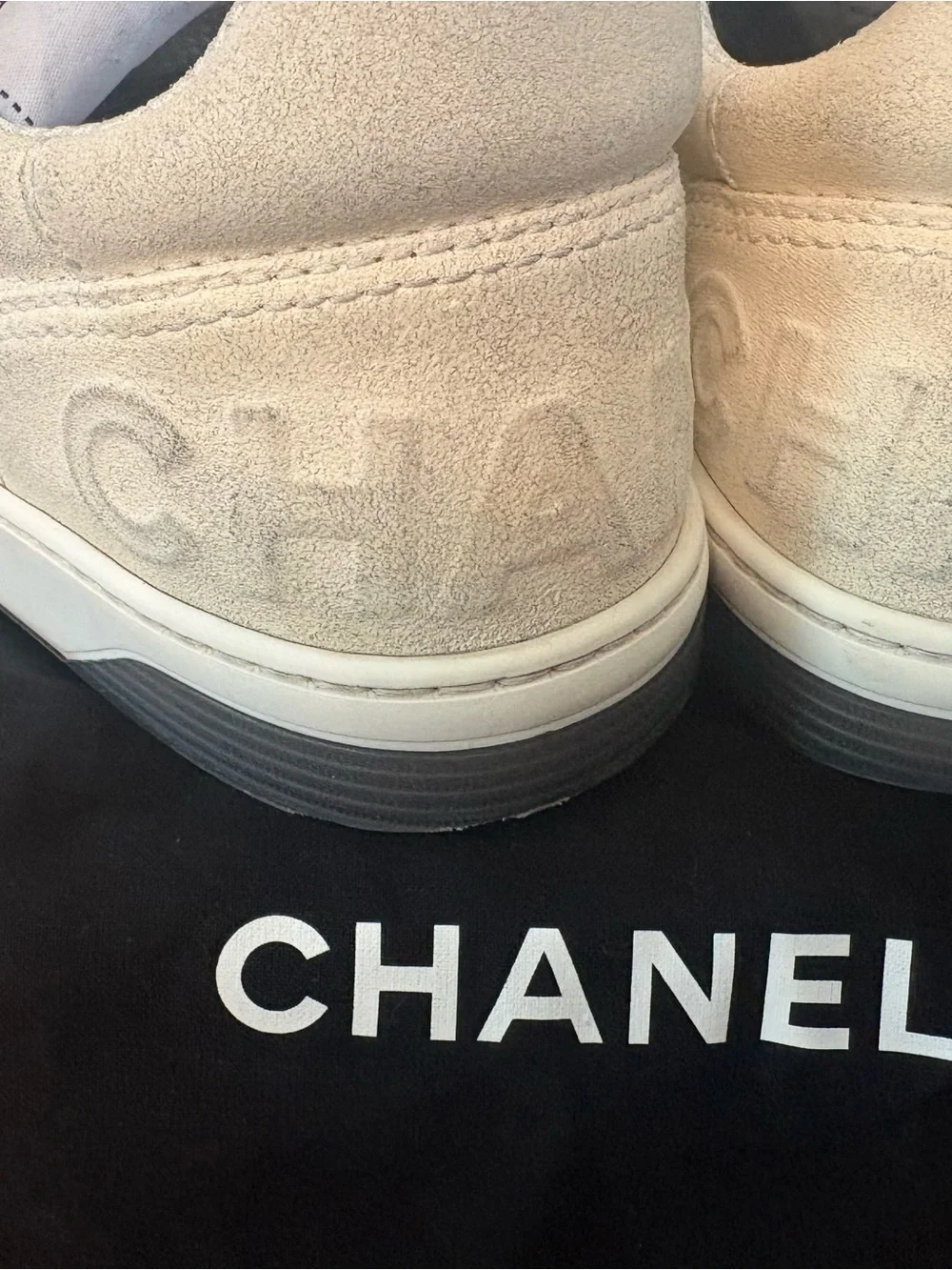 Authentic Channel 22A Low top sneakers Beige Suede